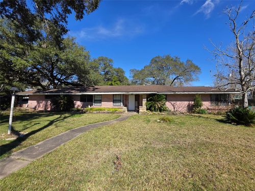 706 Maple St, Sweeny, TX, 77480-1910 | Card Image