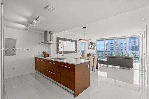 905-495 Brickell Ave, Miami, FL, 33131-2776 | Card Image