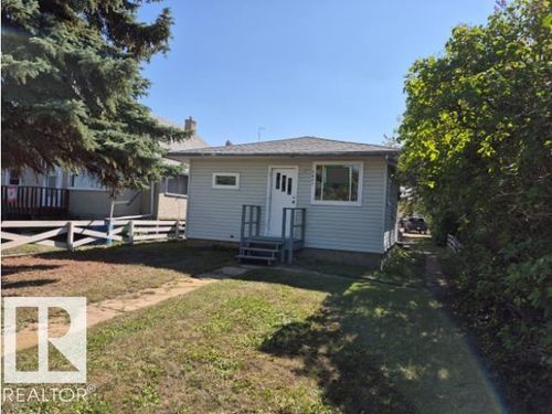 9807 107 St, Westlock, AB, T7P1R9 | Card Image