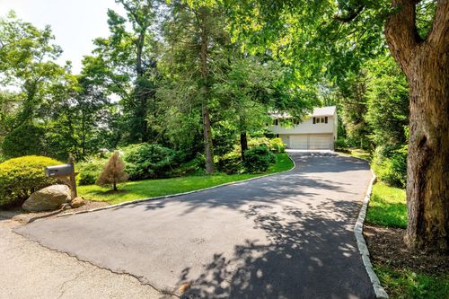 29 Meadow Ln, Chappaqua, NY, 10514-2530 | Card Image