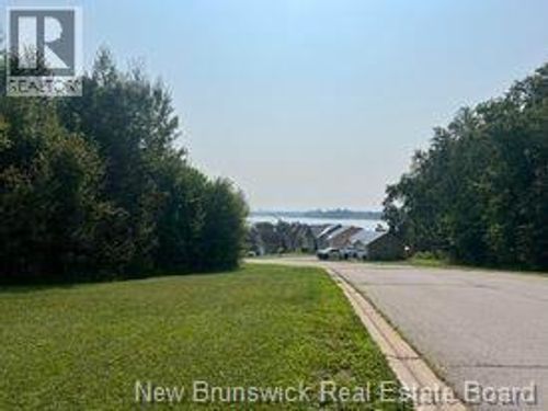 1890 Gowan Brae Dr, Bathurst, NB, E2A4X5 | Card Image
