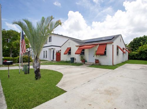 915 N E St, Lake Worth Beach, FL, 33460-2450 | Card Image