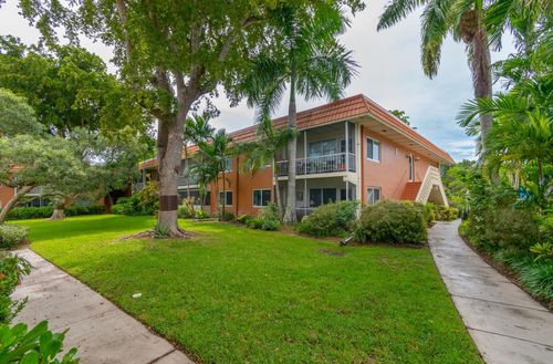 214e-140 Ne 19th Ct, Wilton Manors, FL, 33305 | Card Image