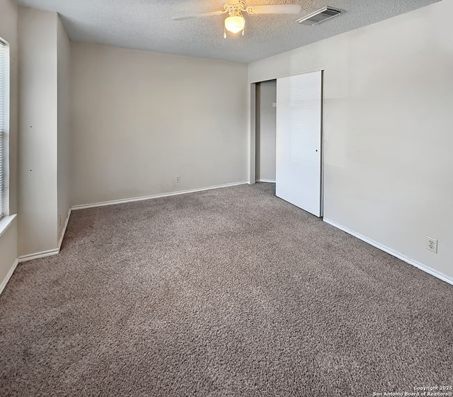 9814 Diamond Cliff Dr, House other with 3 bedrooms, 2 bathrooms and null parking in Helotes TX | Image 8