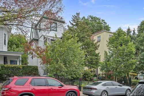 455 E 28th St, Brooklyn, NY, 11226-8354 | Card Image