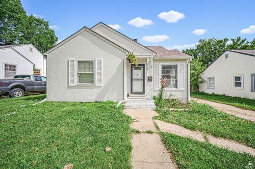 430 W Vine St, Junction City, KS, 66441-3631 | Card Image