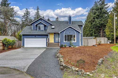 22295 Wavecrest Ave Ne, Poulsbo, WA, 98370-7716 | Card Image