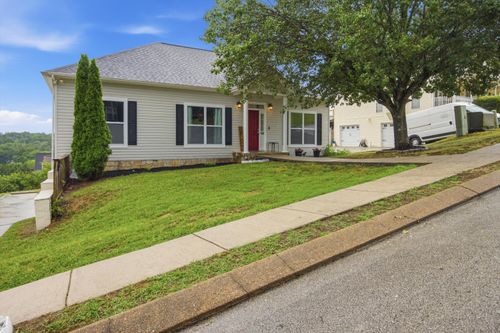 898 Fuller Glen Cir, Chattanooga, TN, 37421-4472 | Card Image