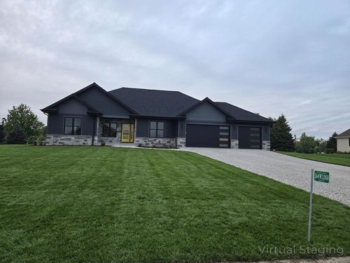 S64W22860 Garrett Dr, Waukesha, WI, 53189-8616 | Card Image