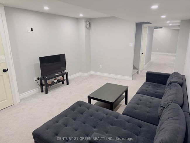 94 Snowling Dr, House attached with 6 bedrooms, 4 bathrooms and 2 parking in Ajax ON | Image 40