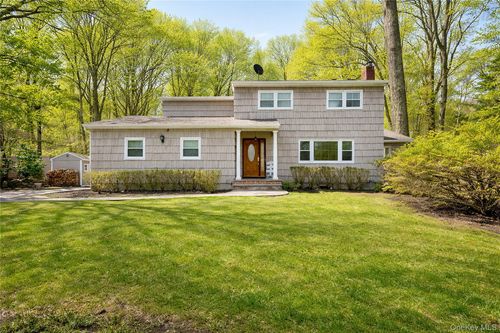 107 Red Oak Ct, Port Jefferson, NY, 11777-1905 | Card Image
