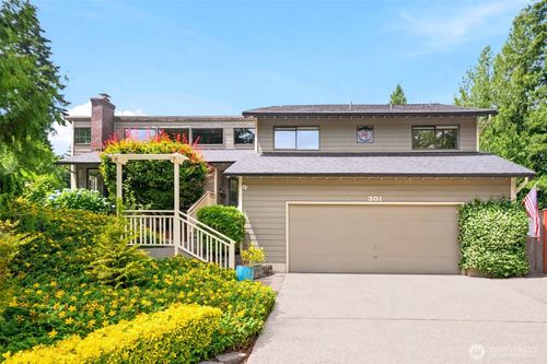 301 128th Ave Ne, Bellevue, WA, 98005-3222 | Card Image