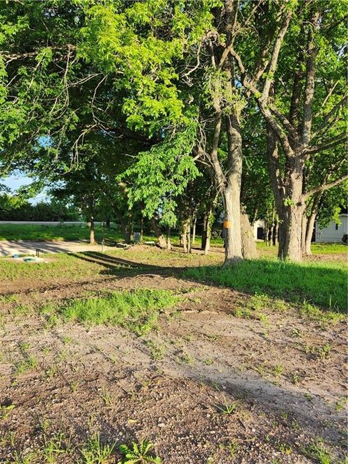 66 & 70 Redwood Lane, Linn Valley, KS, 66040 | Card Image