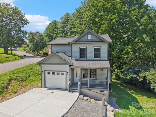 12 Whipoorwill Way, Waynesville, NC, 28786-6904 | Card Image
