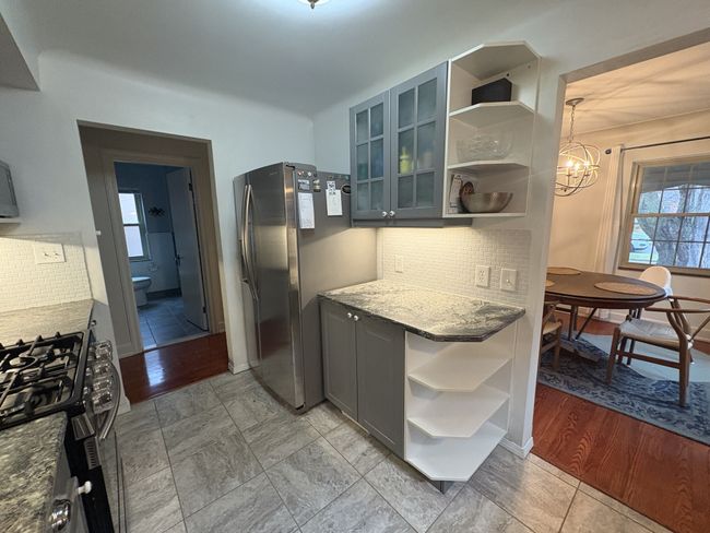 Extra Cabinets & Shelving | Image 12