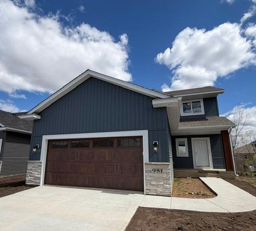 981 45th Ave Ne, Saint Cloud, MN, 56304-4666 | Card Image