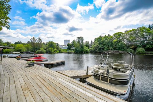 401-31 Dairy Lane, Huntsville, ON, P1H1T4 | Card Image