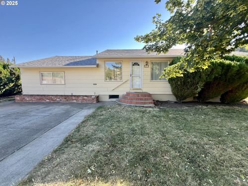 901 15th St, LaGrande, OR, 97850 | Card Image