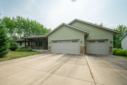 913 Bridgewater Ave, Chippewa Falls, WI, 54729-1043 | Card Image
