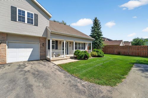 867 Chandler Ln, Sun Prairie, WI, 53590-4442 | Card Image