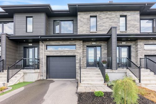 938 Rue Des Nénuphars, Vaudreuil Dorion, QC, J7V0X9 | Card Image