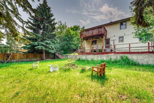 4004 Centre A St Ne, House detached with 4 bedrooms, 2 bathrooms and 4 parking in Calgary AB | Image 4