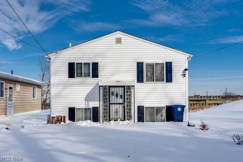 697 Ocean Avenue, Akron, OH, 44310 | Card Image