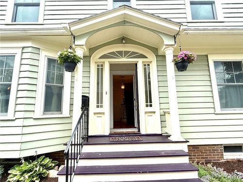 135 Hampton Road, Syracuse, NY, 13203 | Card Image