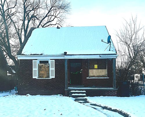 8907 Cloverlawn St, Detroit, MI, 48204-2712 | Card Image