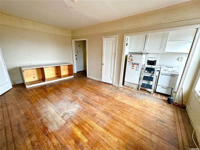 APT-4M - 44-14 Newtown Rd, Home with 0 bedrooms, 1 bathrooms and null parking in Astoria NY | Image 4