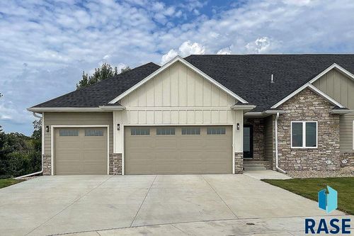 8112 E Norway Pines Trl Trail, Sioux Falls, SD, 57110 | Card Image