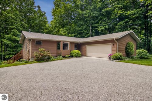 16326 Milnichol Rd, Thompsonville, MI, 49683-9322 | Card Image