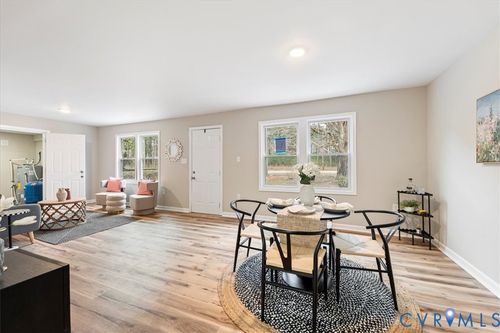 1989 Cox Rd, Blackstone, VA, 23824-3014 | Card Image