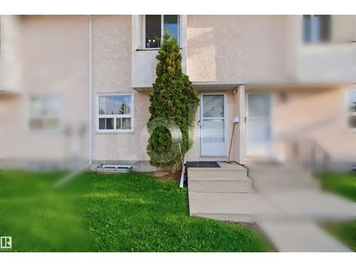17 Lakewood Villge Nw, Edmonton, AB, T6K2B3 | Card Image