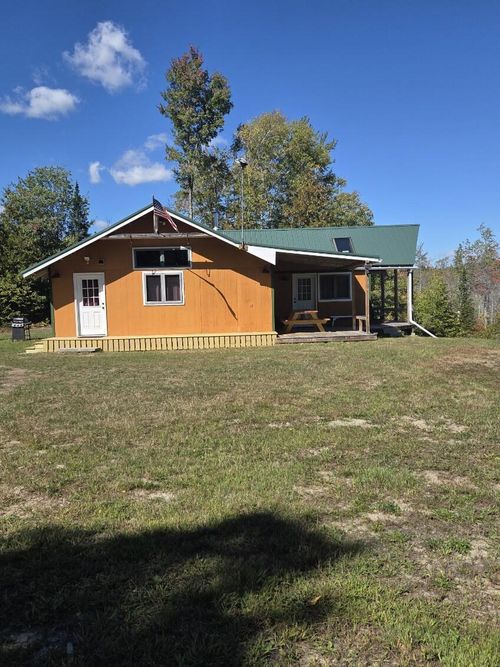 846 Notch Rd, Skowhegan, ME, 04976-4385 | Card Image