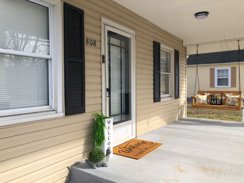 808 N High St, Winchester, TN, 37398-1028 | Card Image