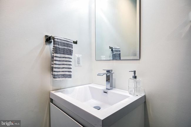 UNIT-5 - 4901 1 St St Nw, Condo with 2 bedrooms, 2 bathrooms and null parking in WASHINGTON DC | Image 24