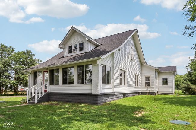 26735 Six Points Rd, House other with 5 bedrooms, 2 bathrooms and null parking in Sheridan IN | Image 4