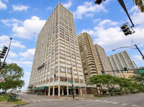 2104-6171 N Sheridan Rd, Chicago, IL, 60660-5861 | Card Image