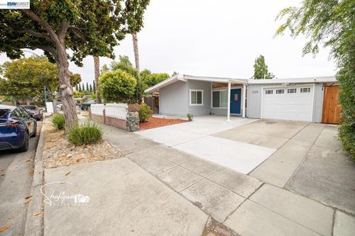 1029 Blazingwood Dr, Sunnyvale, CA, 94089-2635 | Card Image