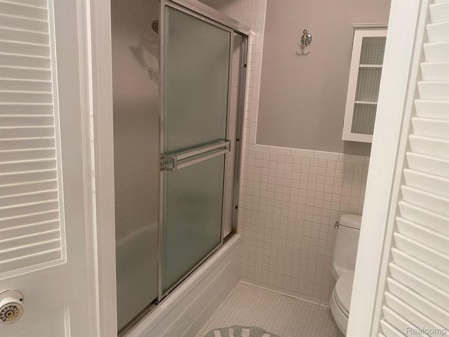 Full bathroom | Image 11