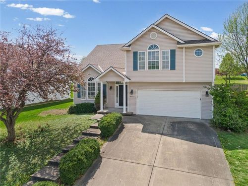 9112 N Camden Ave, Kansas City, MO, 64154-1583 | Card Image