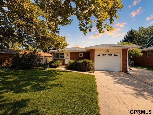 7130 Englewood Dr, Lincoln, NE, 68510-4219 | Card Image