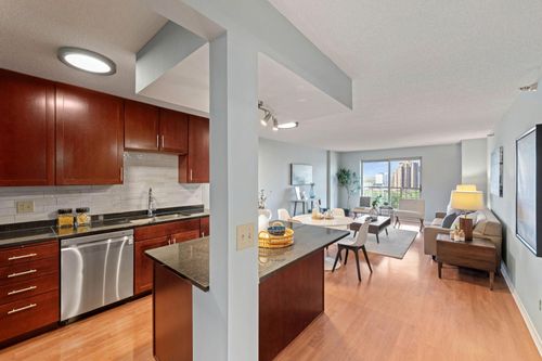 1705-401 S 1st St, Minneapolis, MN, 55401-2571 | Card Image