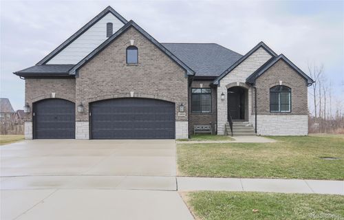 13033 Cathedral Ct, Utica, MI, 48315-6950 | Card Image