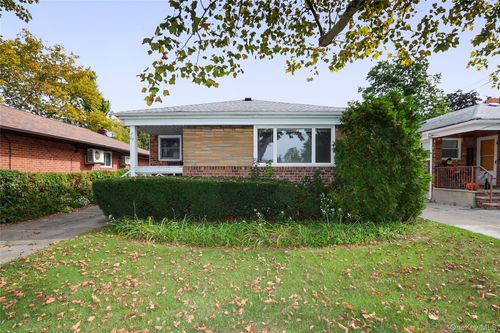 707 147th St, Whitestone, NY, 11357-1631 | Card Image