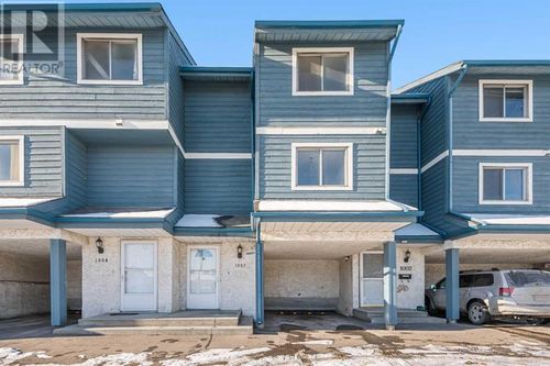 302-919 38 St Ne, Calgary, AB, T2A6E1 | Card Image