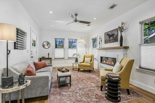 106 E 35th St, Austin, TX, 78705-1506 | Card Image