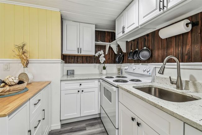 Back unit, Duplex for sale Madeira Beach | Image 50