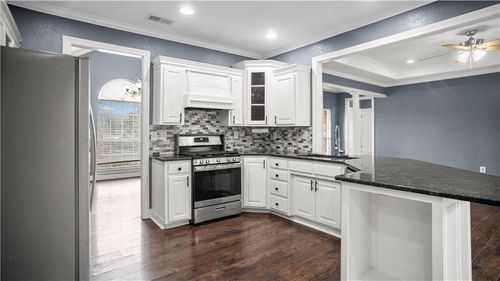 3141 N Warwick Dr, Fayetteville, AR, 72703-6511 | Card Image